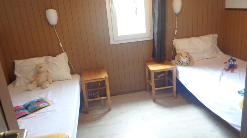 Chambre avec lits simples chalet 4 à 6 personnes